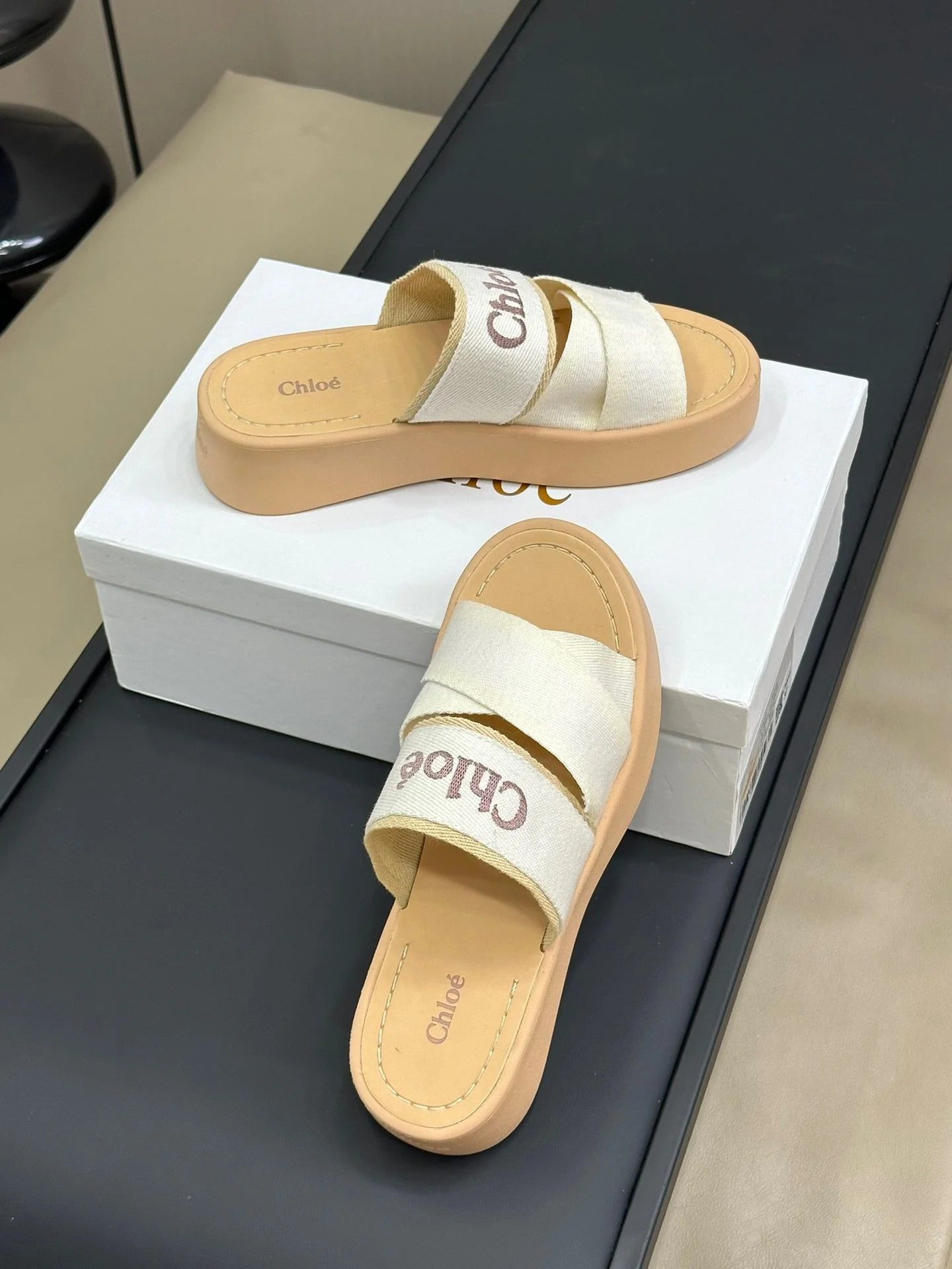 CHLOE SANDAL