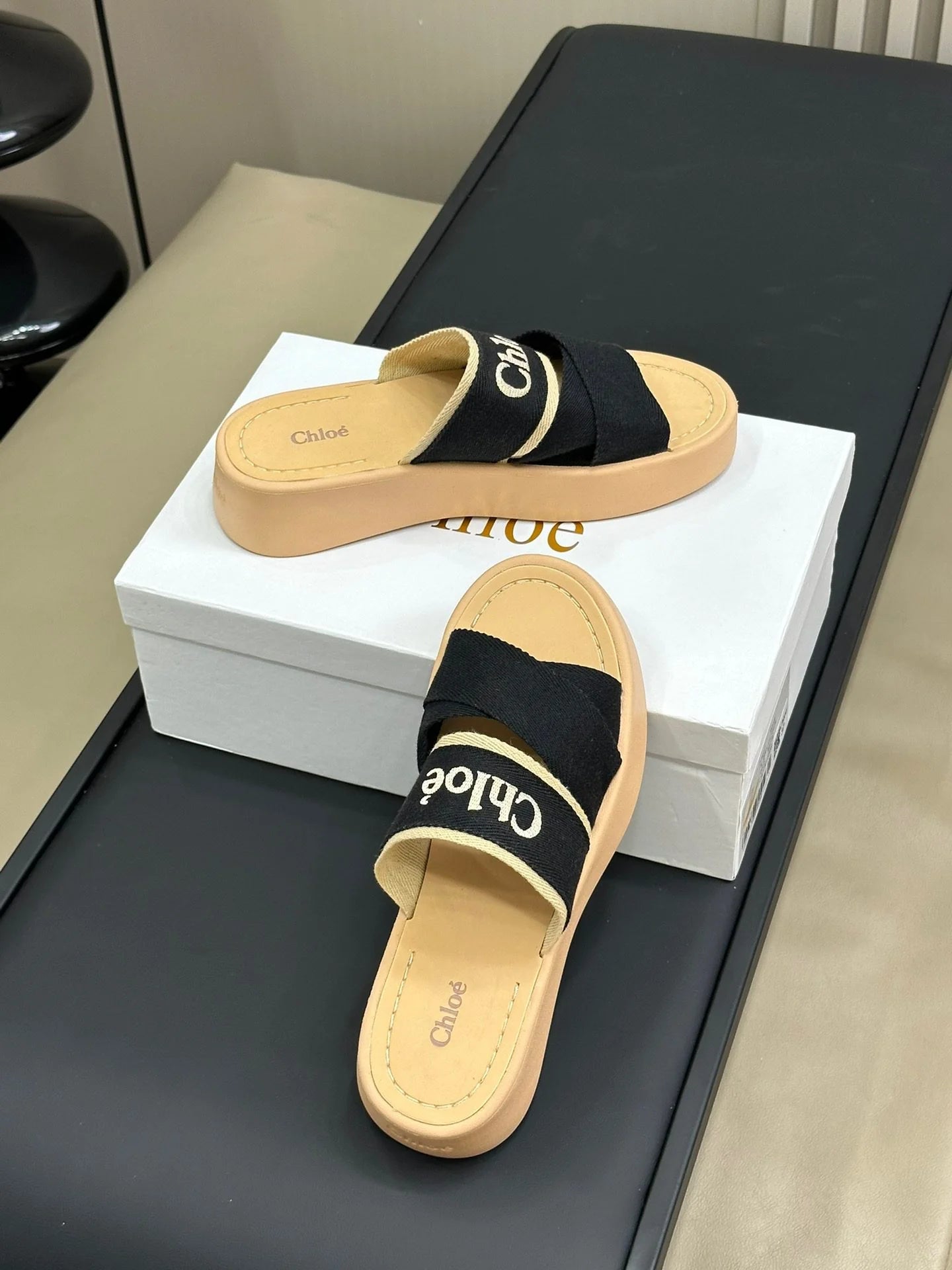 CHLOE SANDAL
