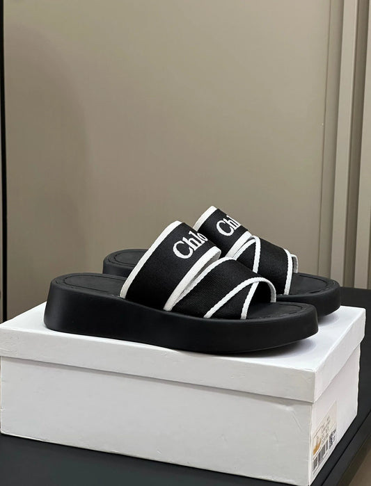 CHLOE SANDAL