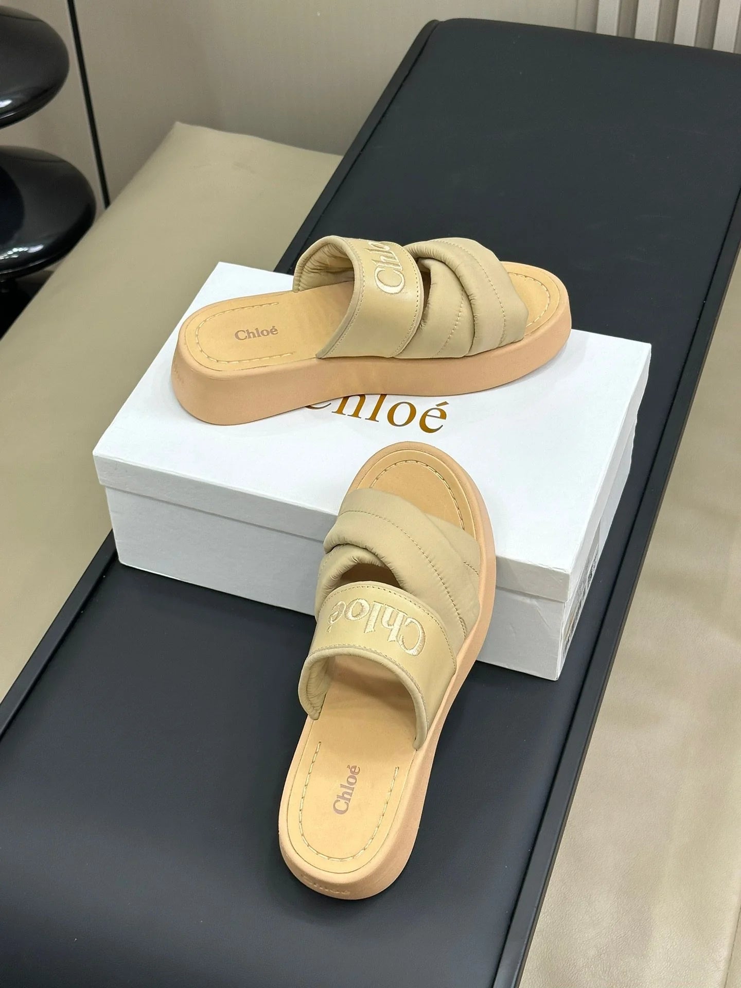 CHLOE SANDAL