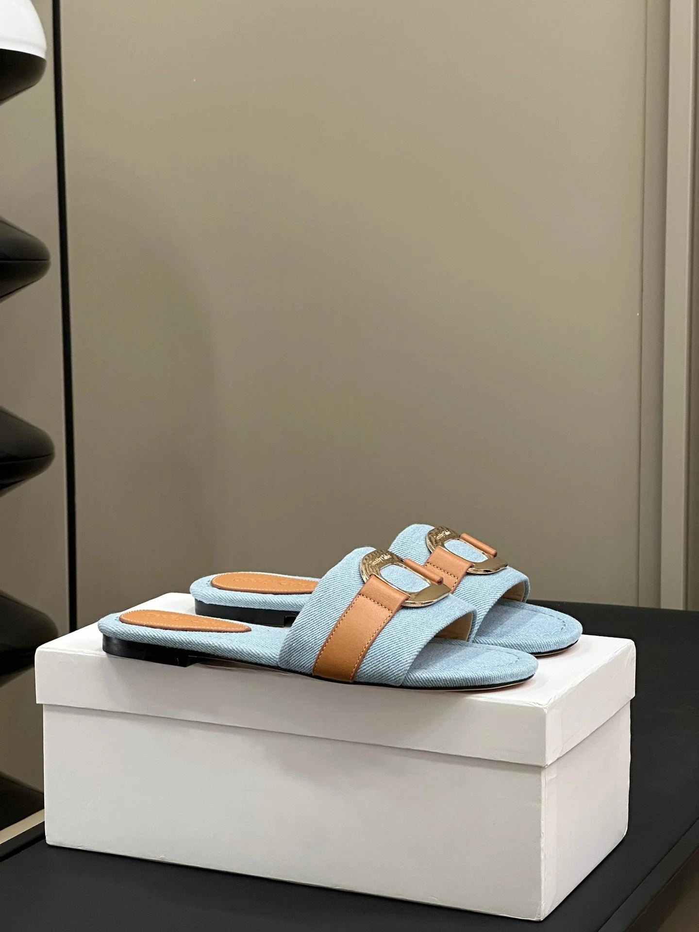 CHLOE SANDAL