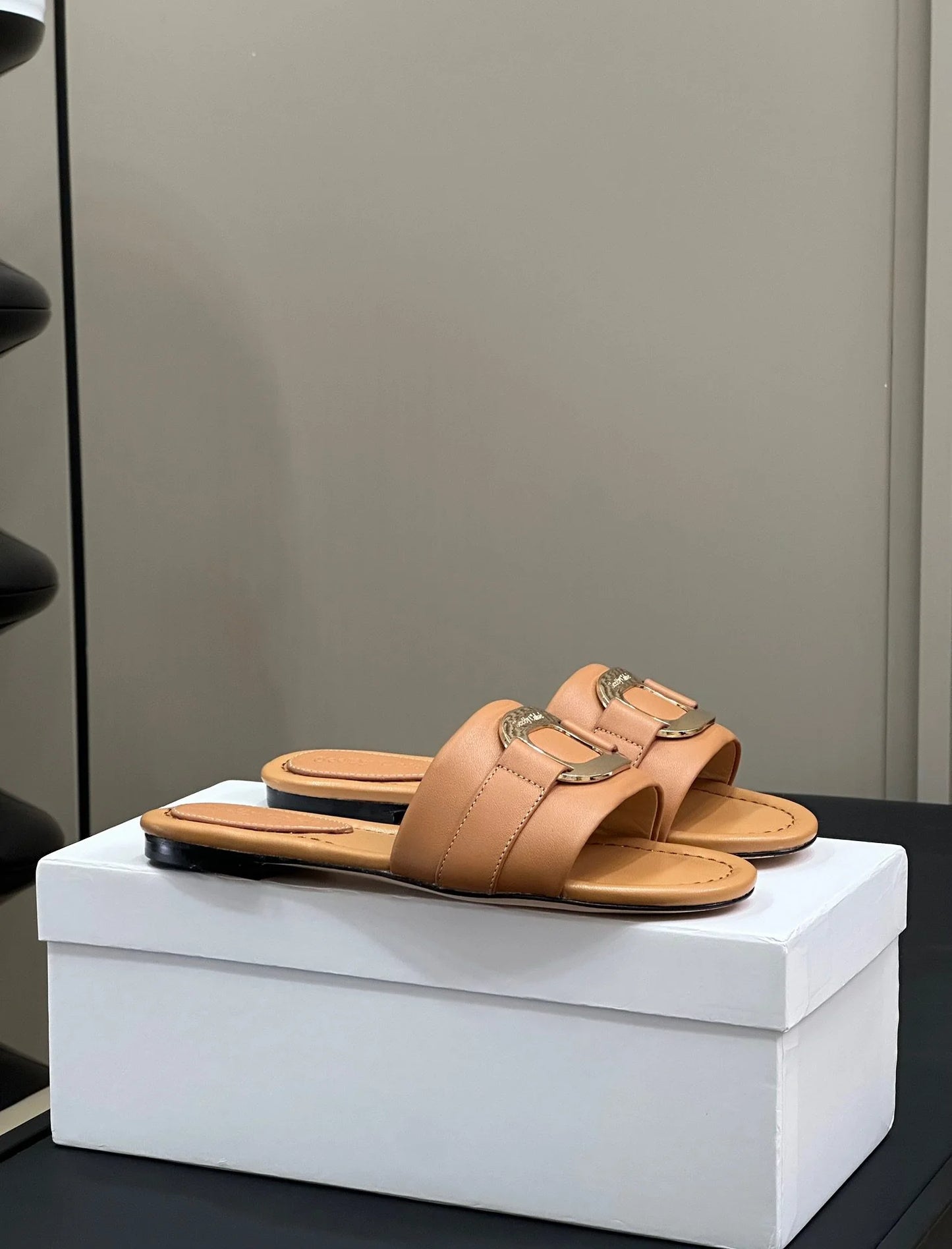 CHLOE SANDAL