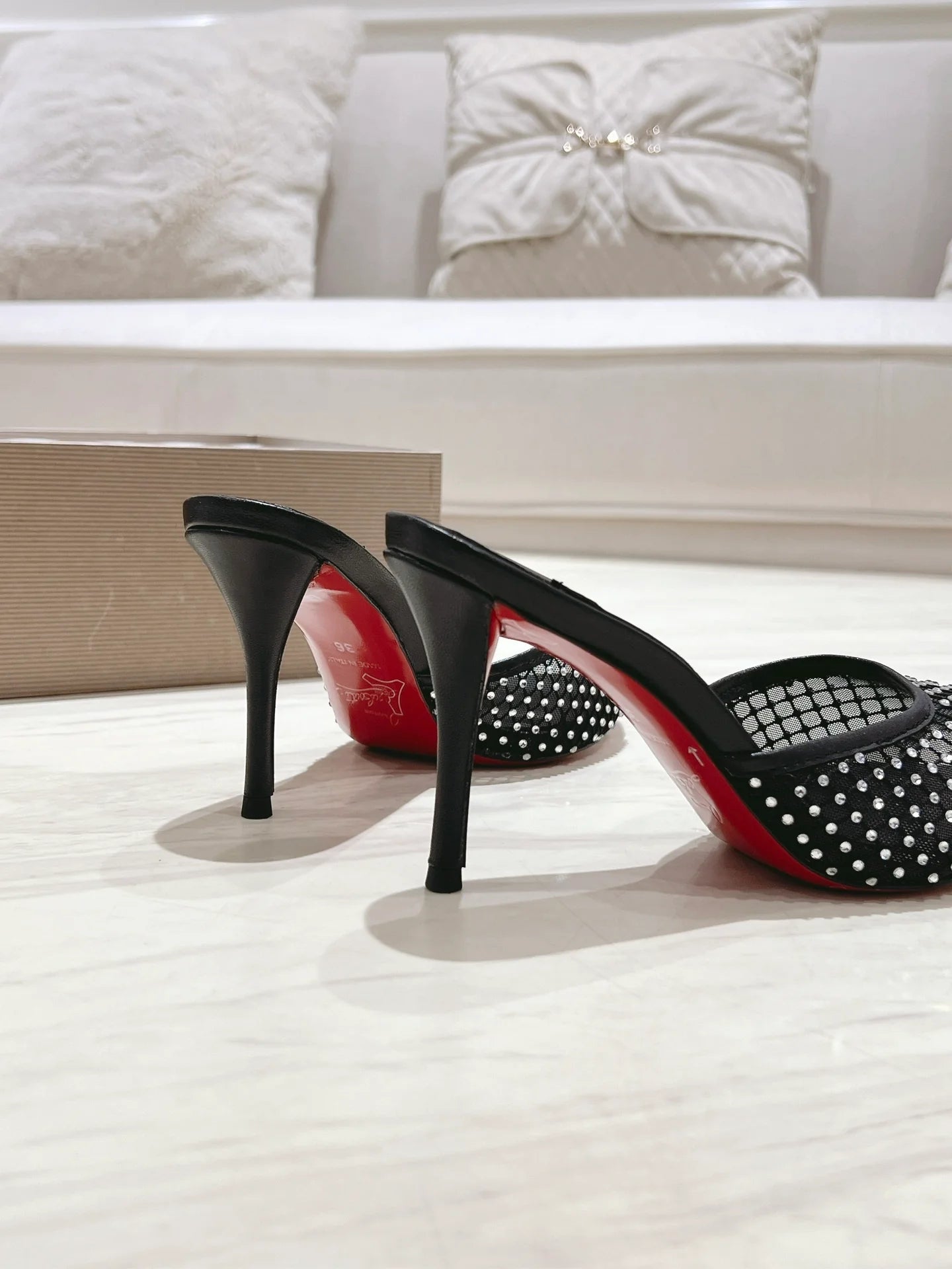 CL HEELS