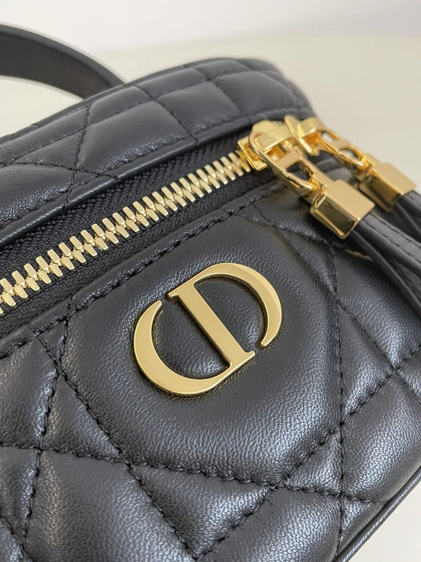 DIOR 30 MONTAIGNE