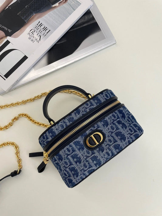 DIOR 30 MONTAIGNE