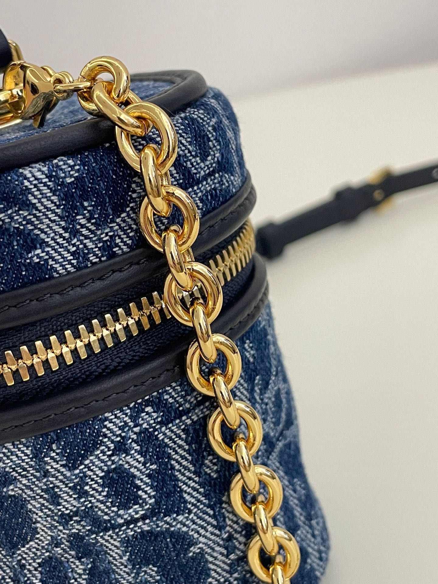 DIOR 30 MONTAIGNE