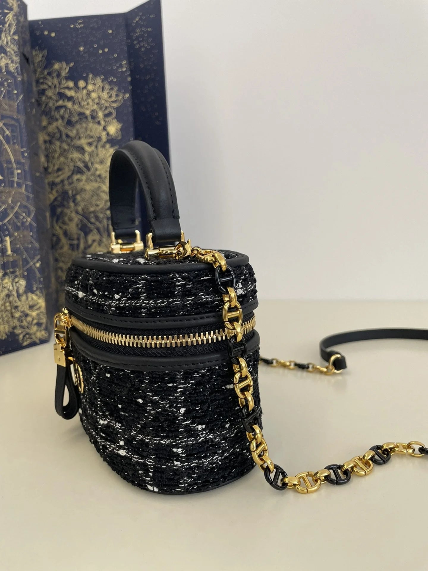 DIOR 30 MONTAIGNE