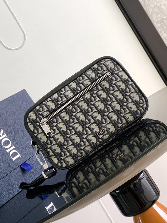 DIOR CLUTCH
