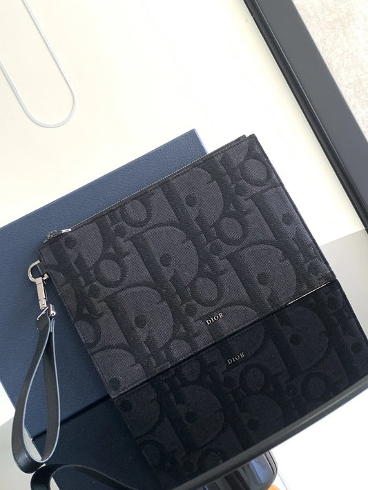 DIOR CLUTCH