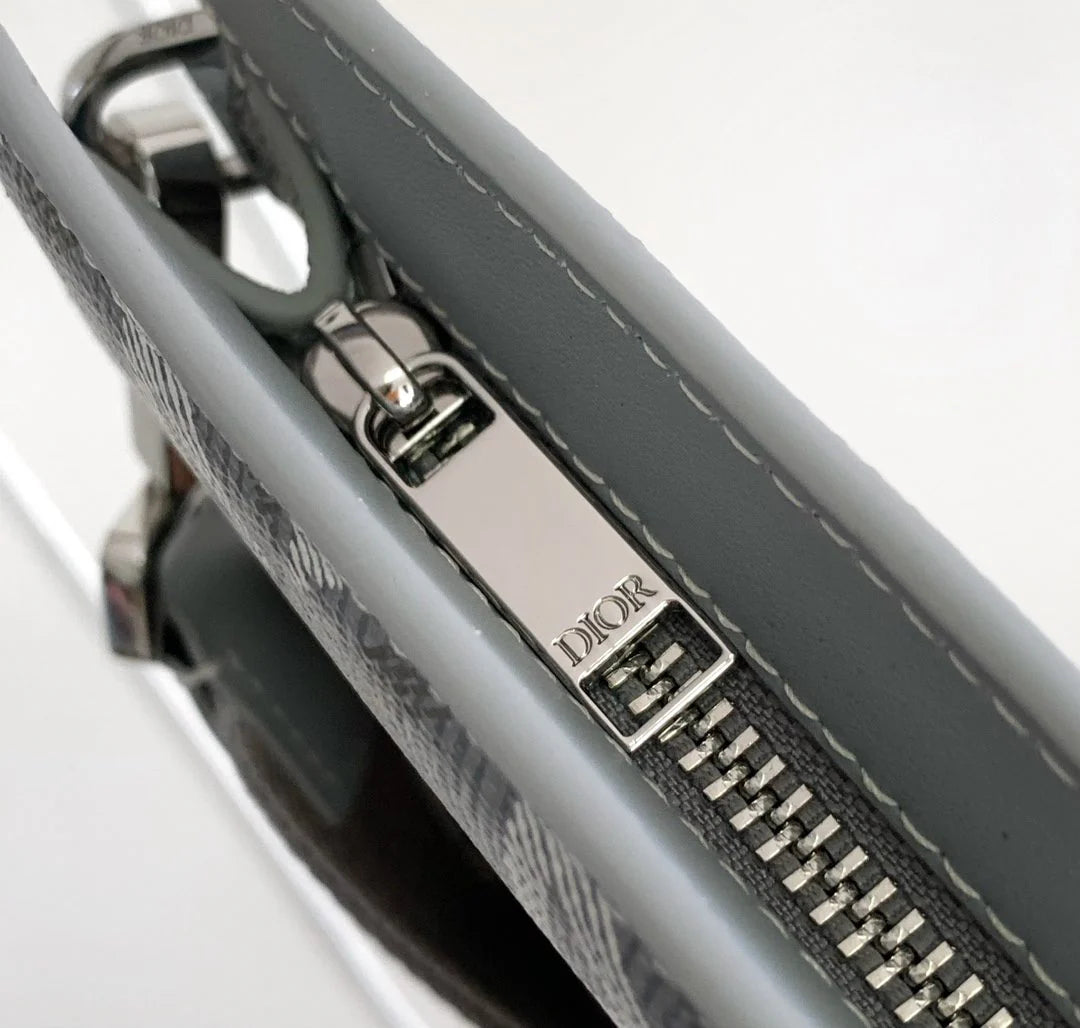 DIOR CLUTCH