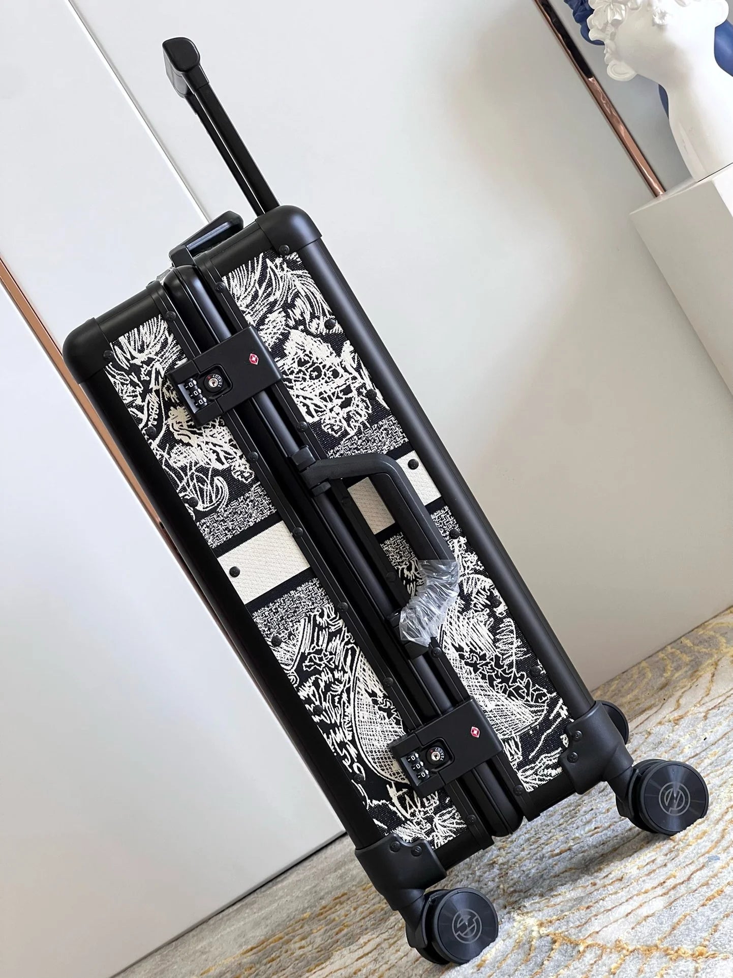 DIOR LUGGAGE