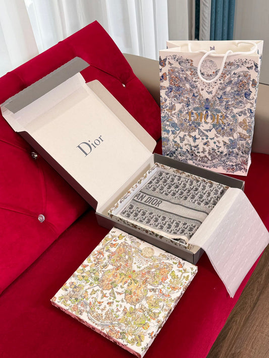 DIOR SCARF
