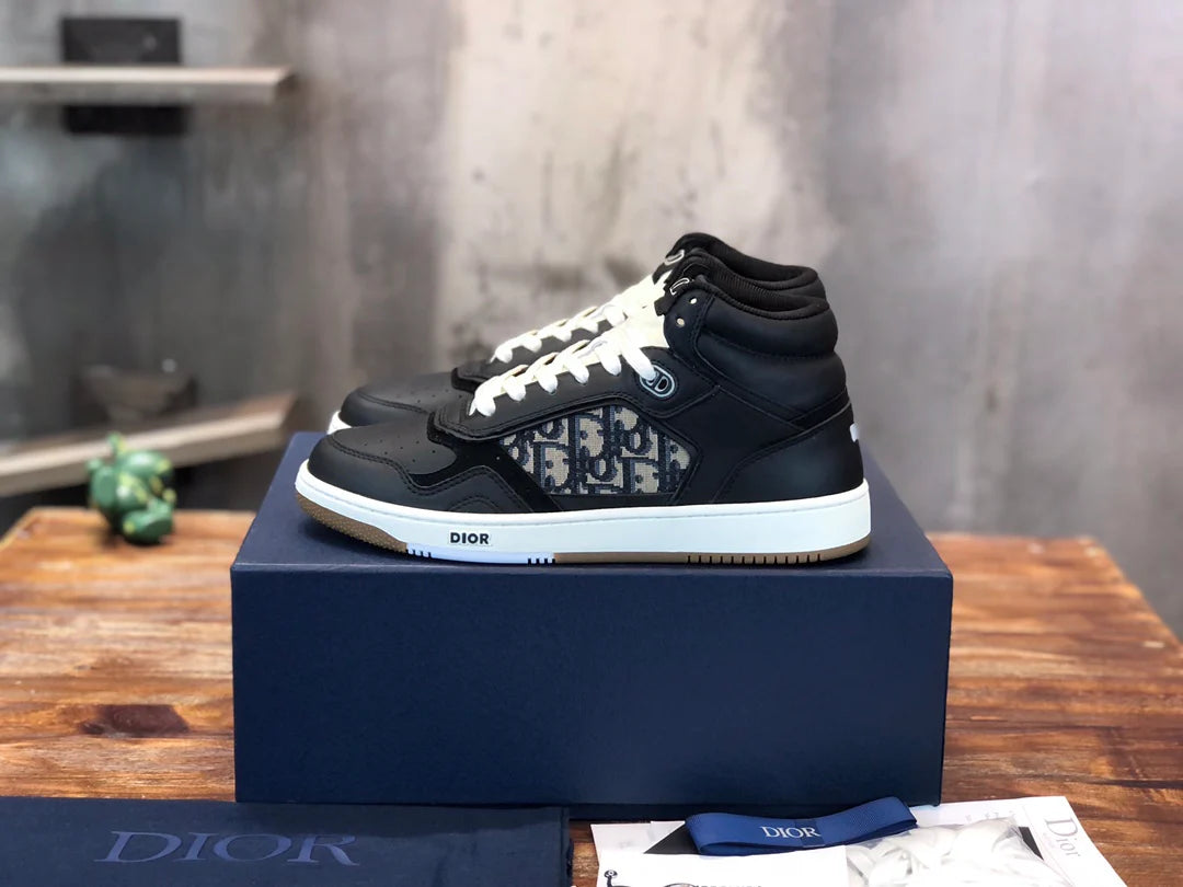 DIOR SNEAKER