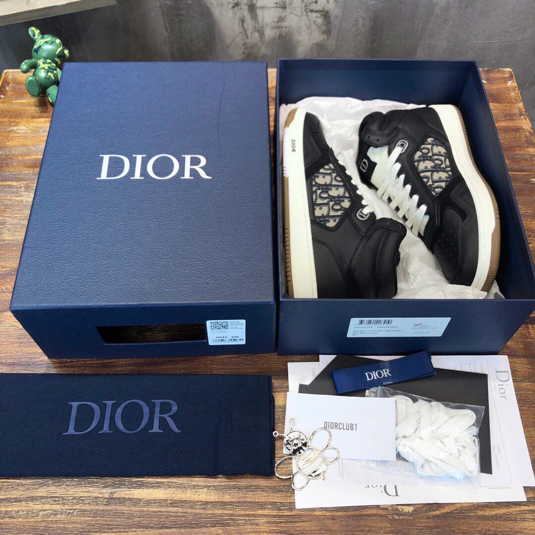 DIOR SNEAKER