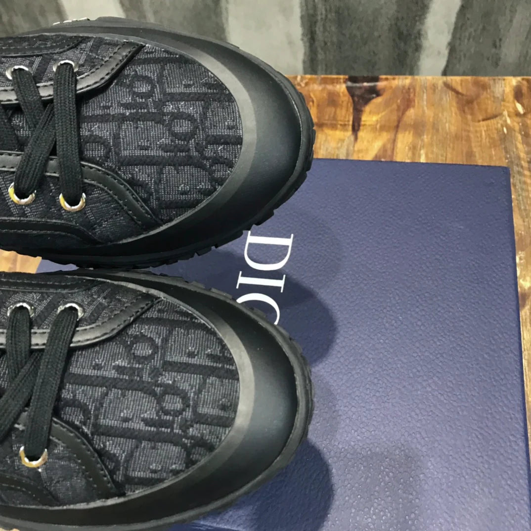 DIOR SNEAKER