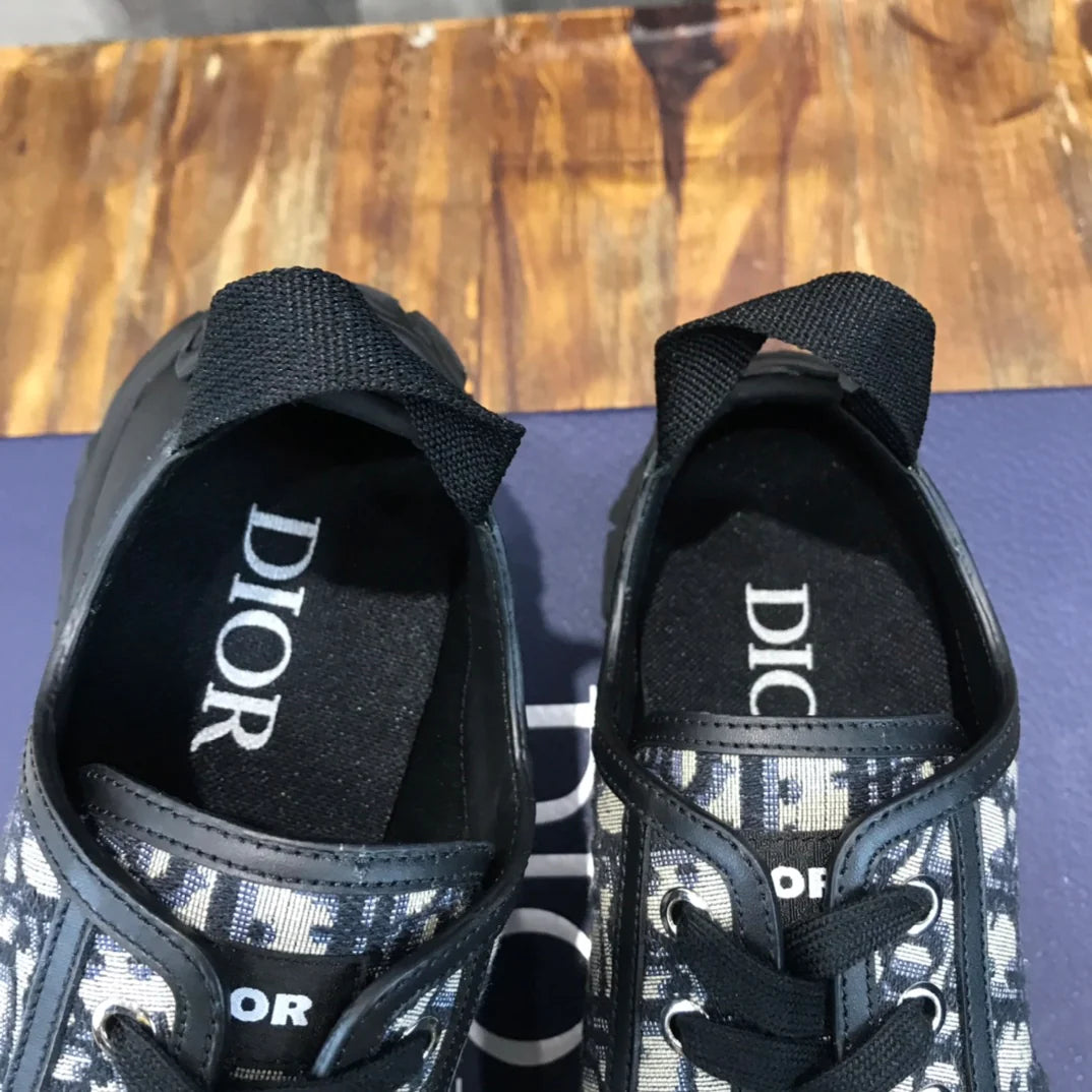 DIOR SNEAKER