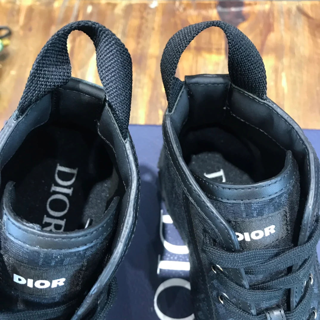 DIOR SNEAKER