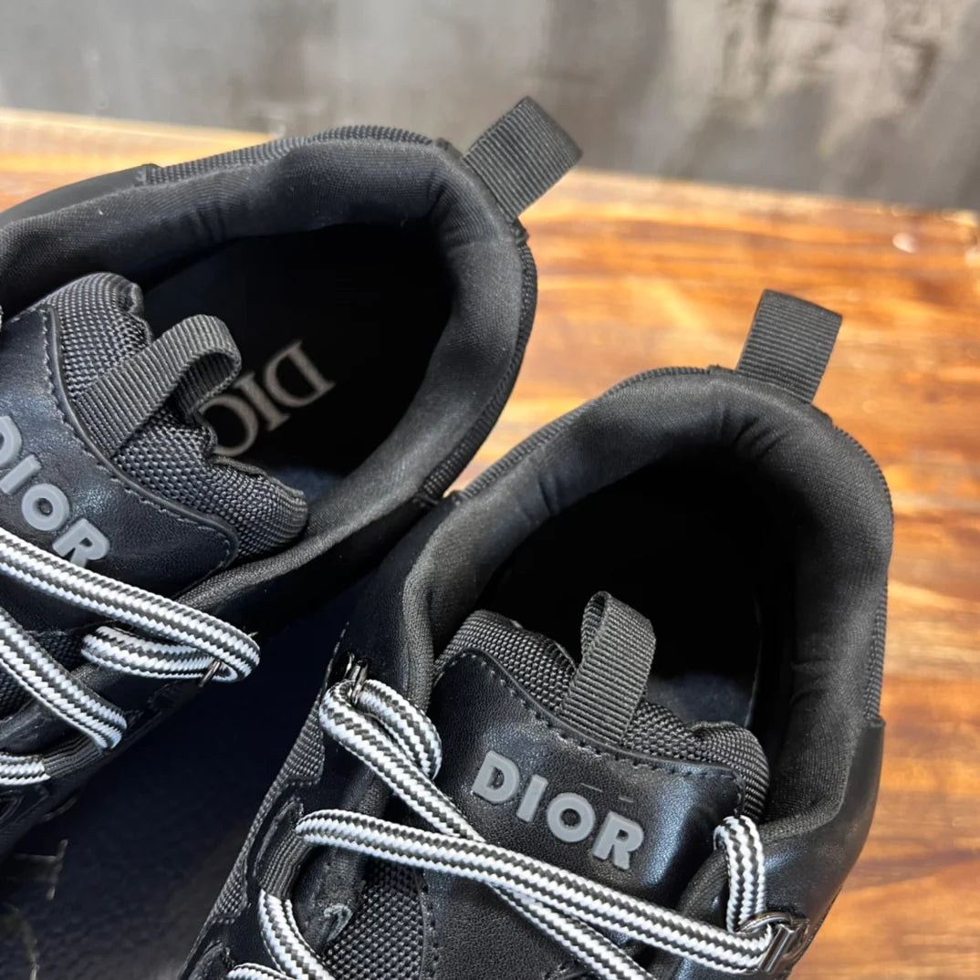 DIOR SNEAKER