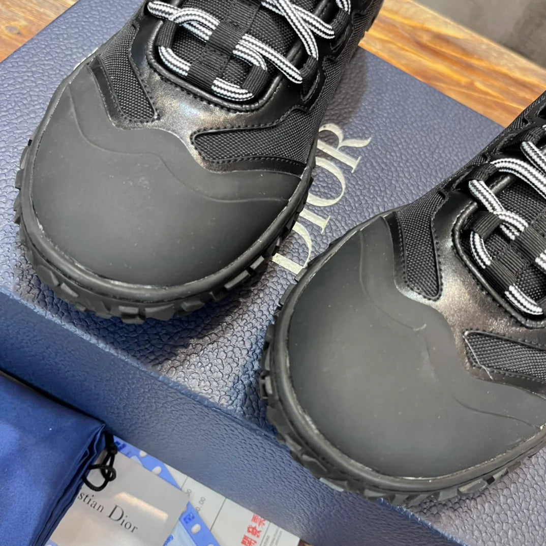 DIOR SNEAKER