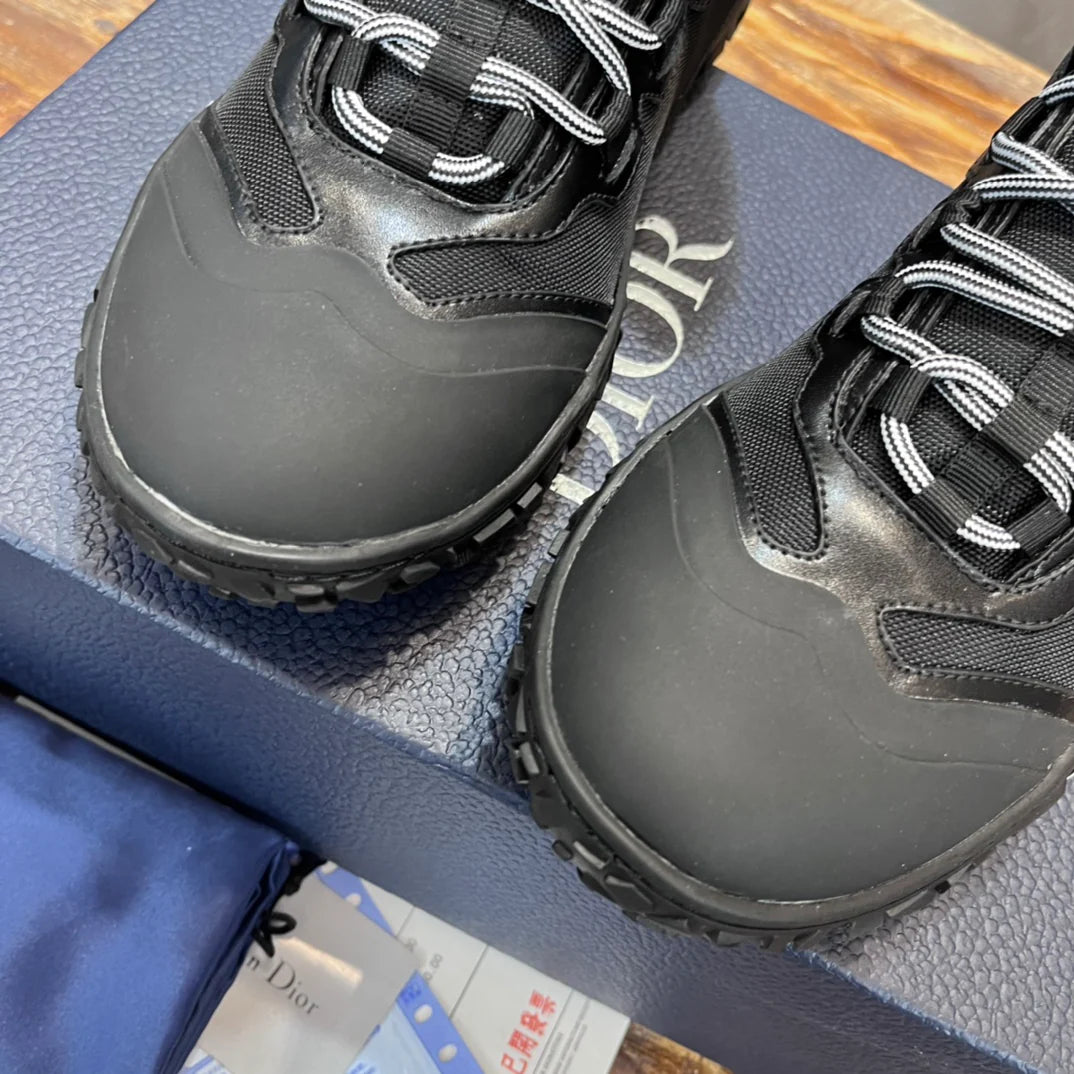 DIOR SNEAKER