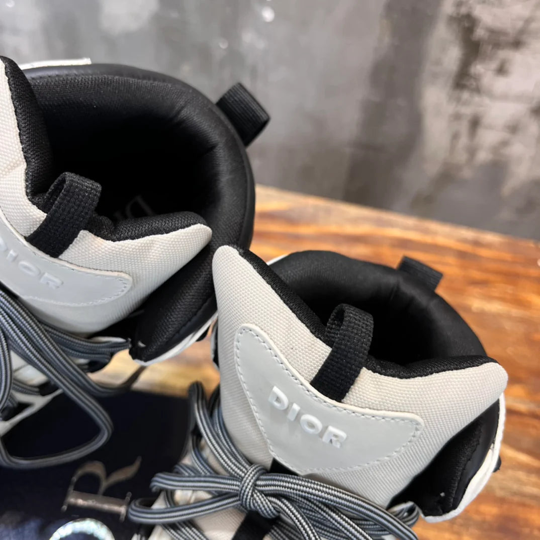 DIOR SNEAKER