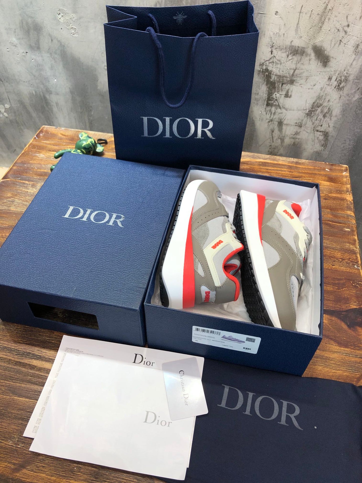 DIOR SNEAKER