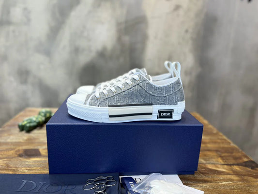 DIOR SNEAKER