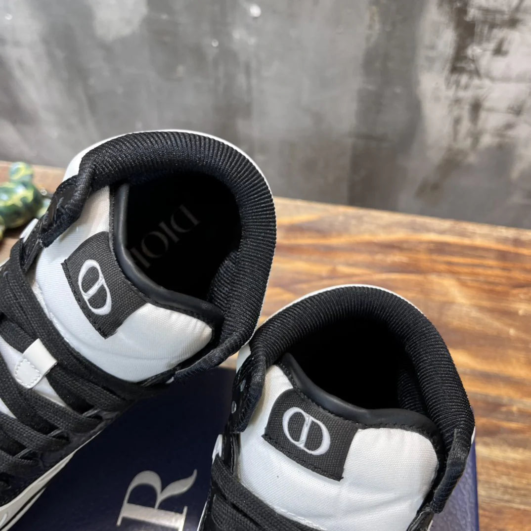 DIOR SNEAKER