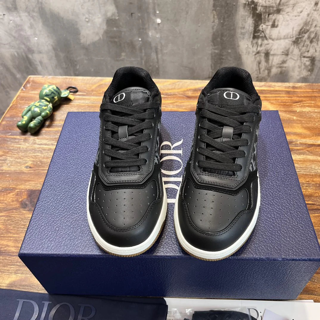 DIOR SNEAKER