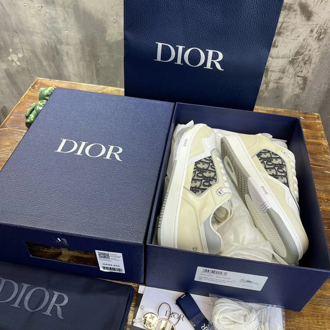 DIOR SNEAKER