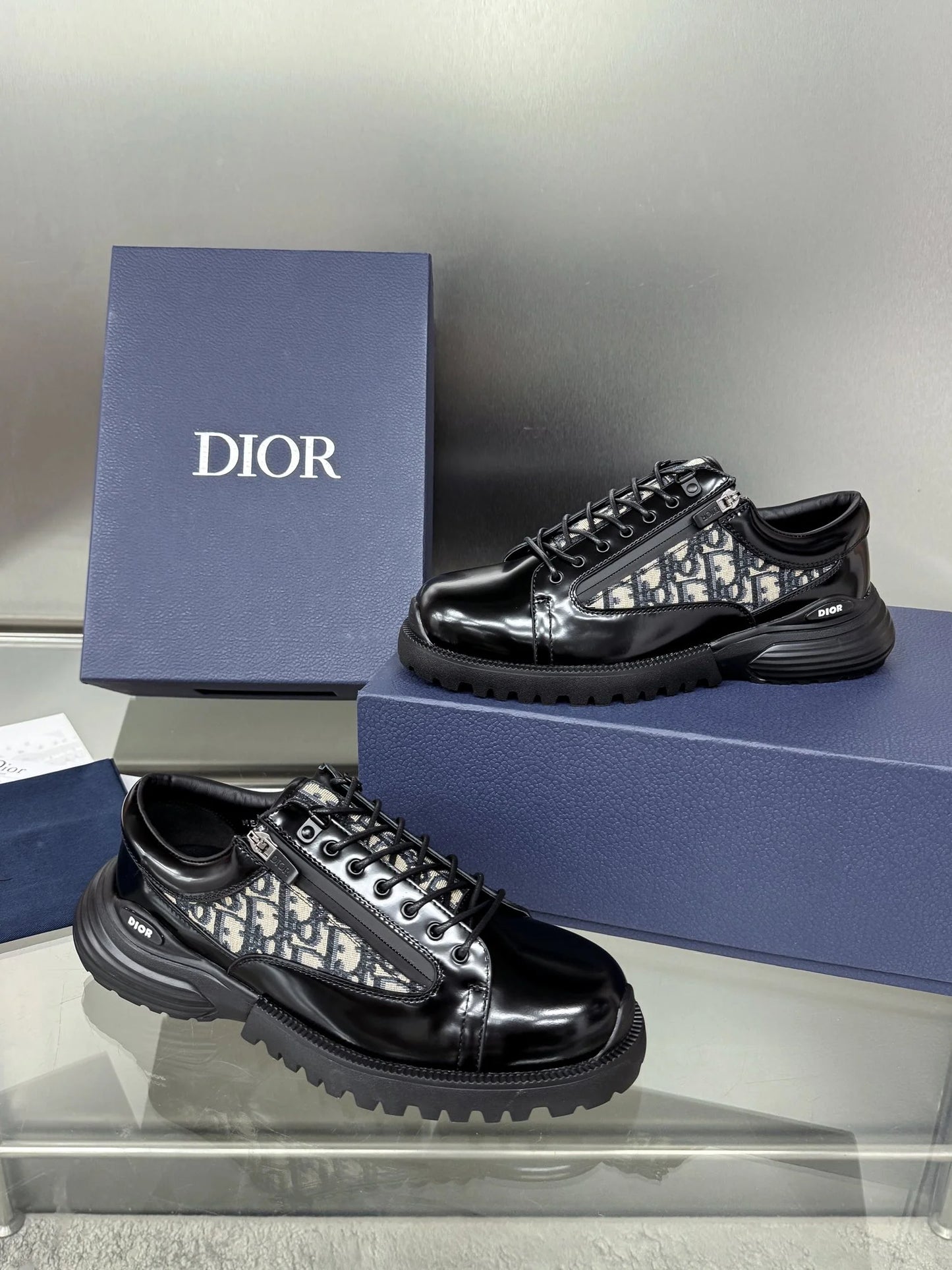 DIOR SNEAKER