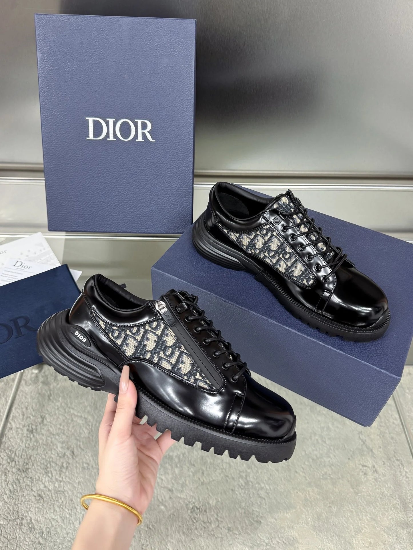 DIOR SNEAKER