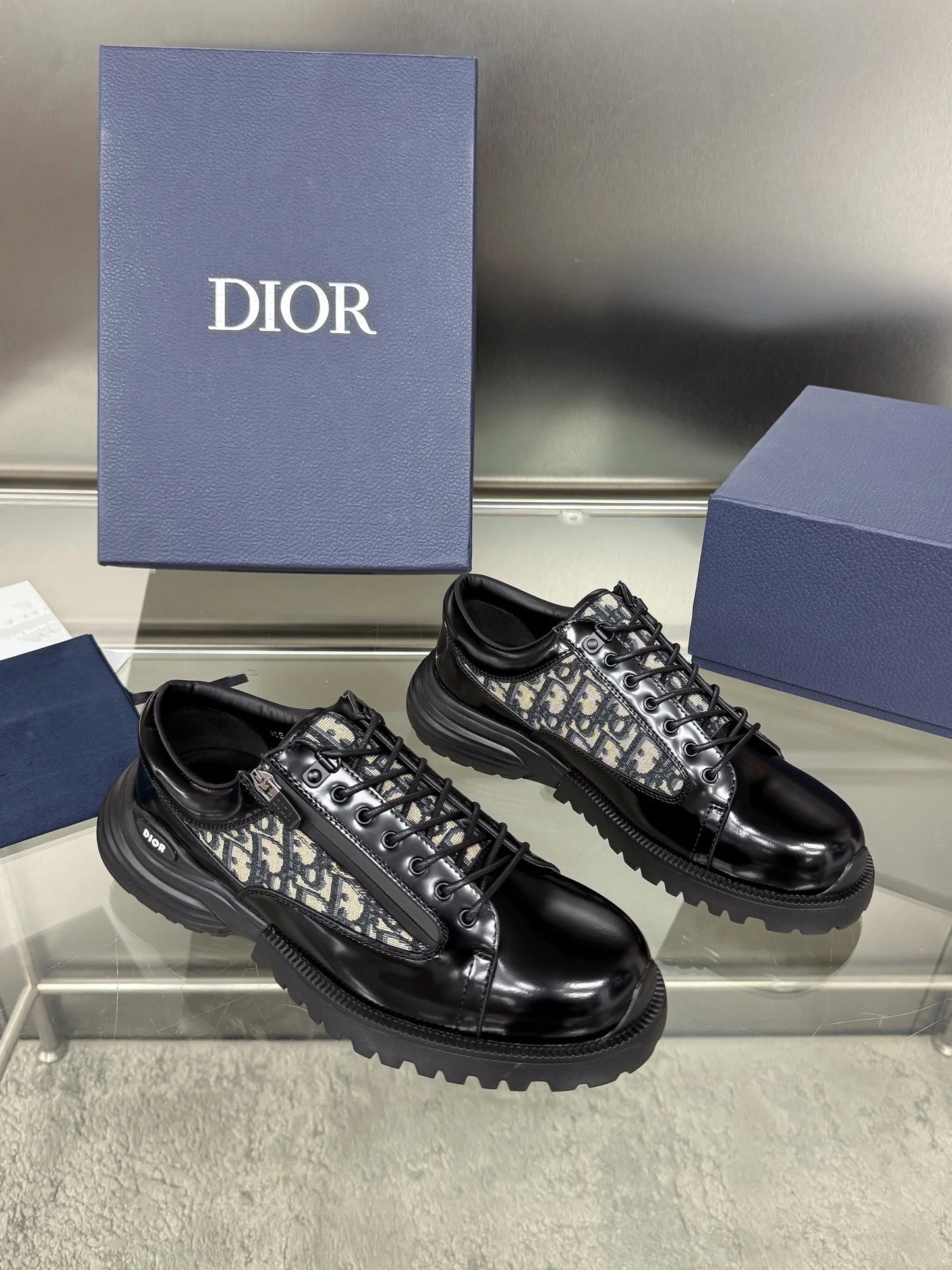 DIOR SNEAKER