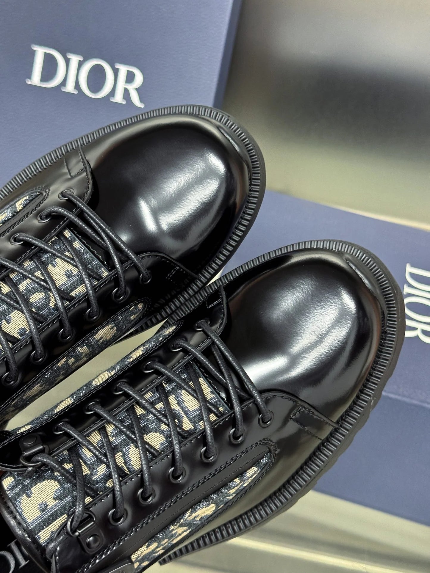 DIOR SNEAKER