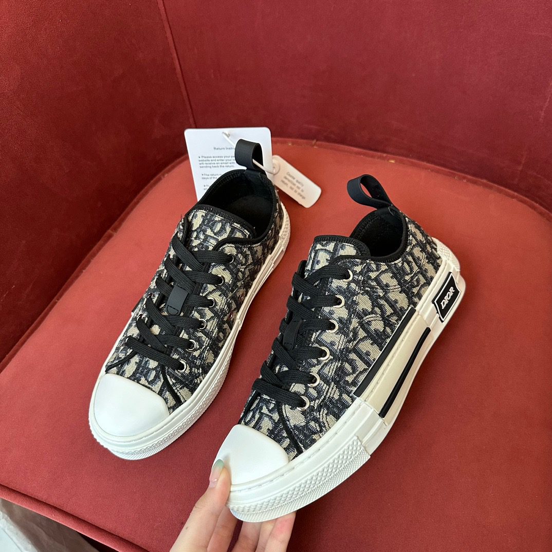 DIOR SNEAKER