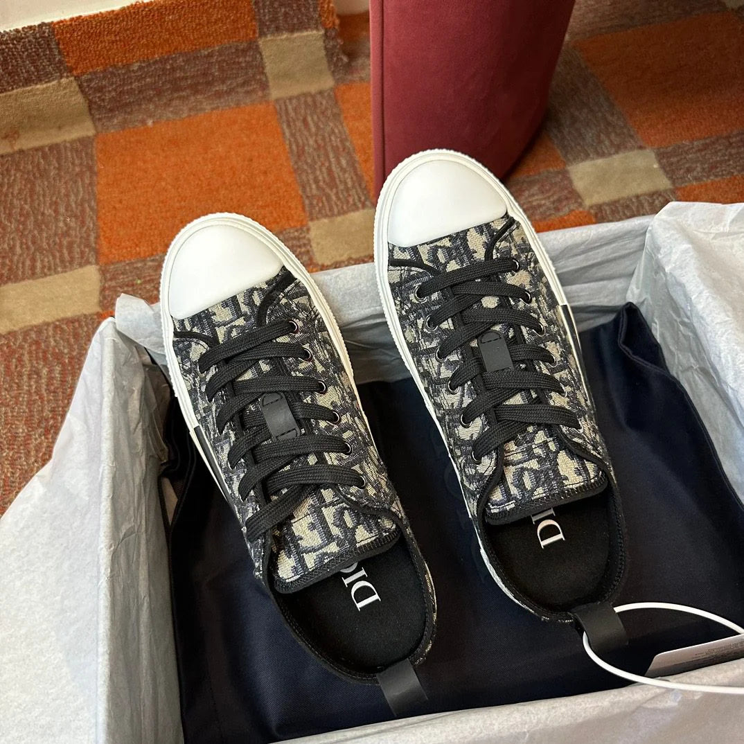 DIOR SNEAKER