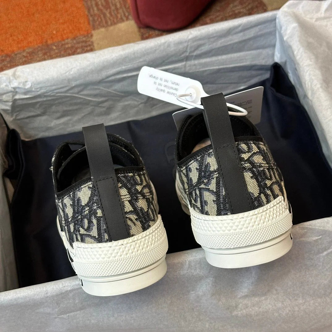 DIOR SNEAKER