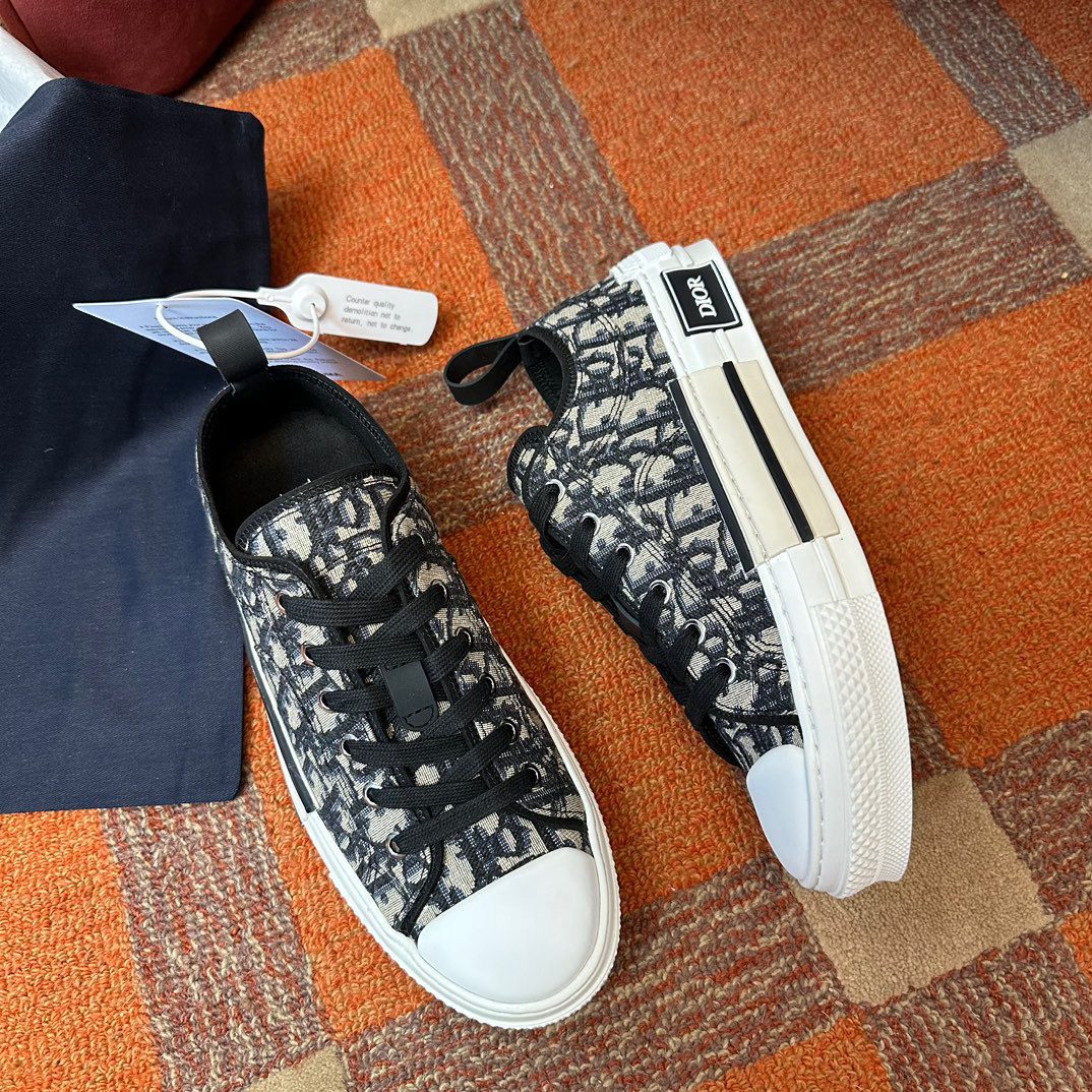 DIOR SNEAKER