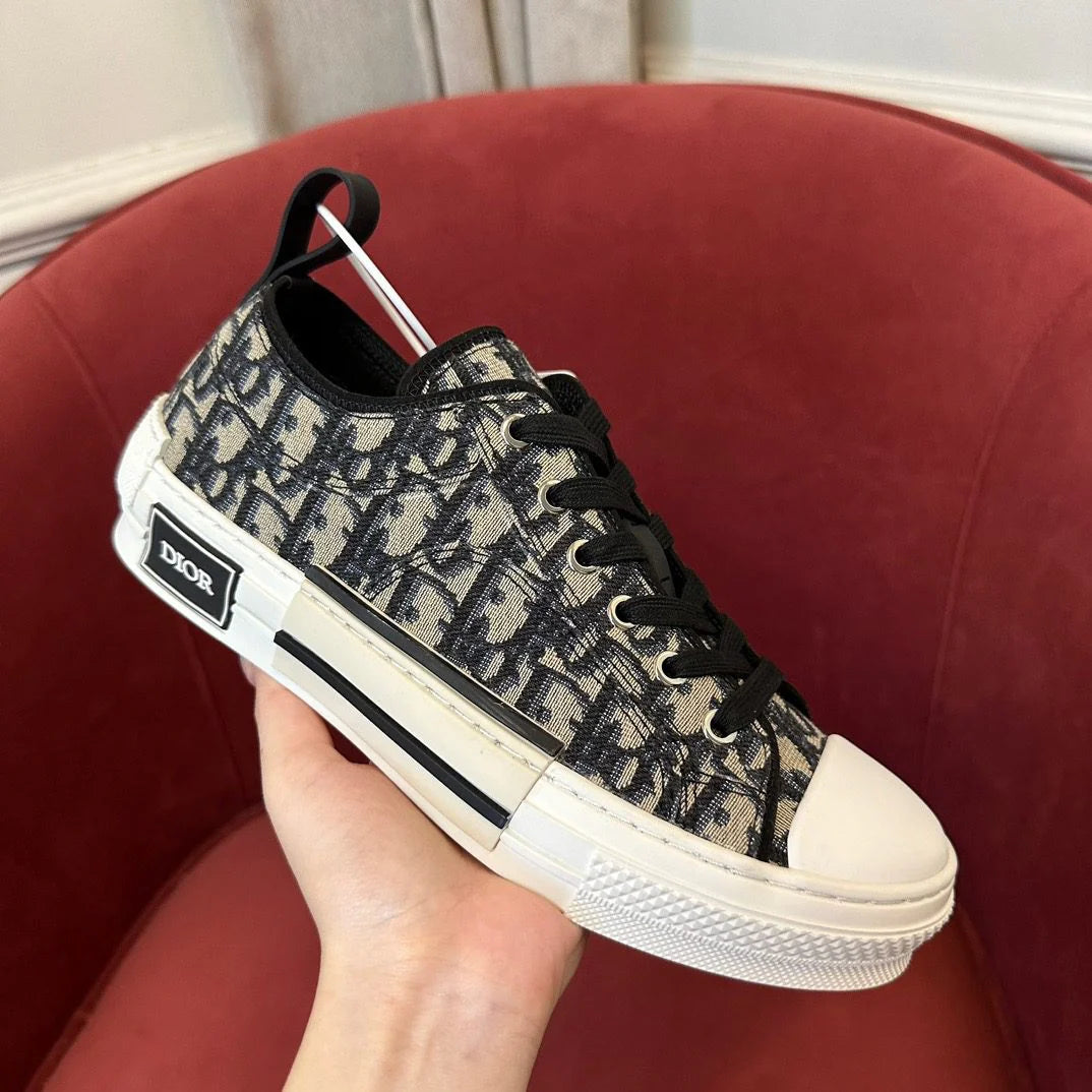 DIOR SNEAKER