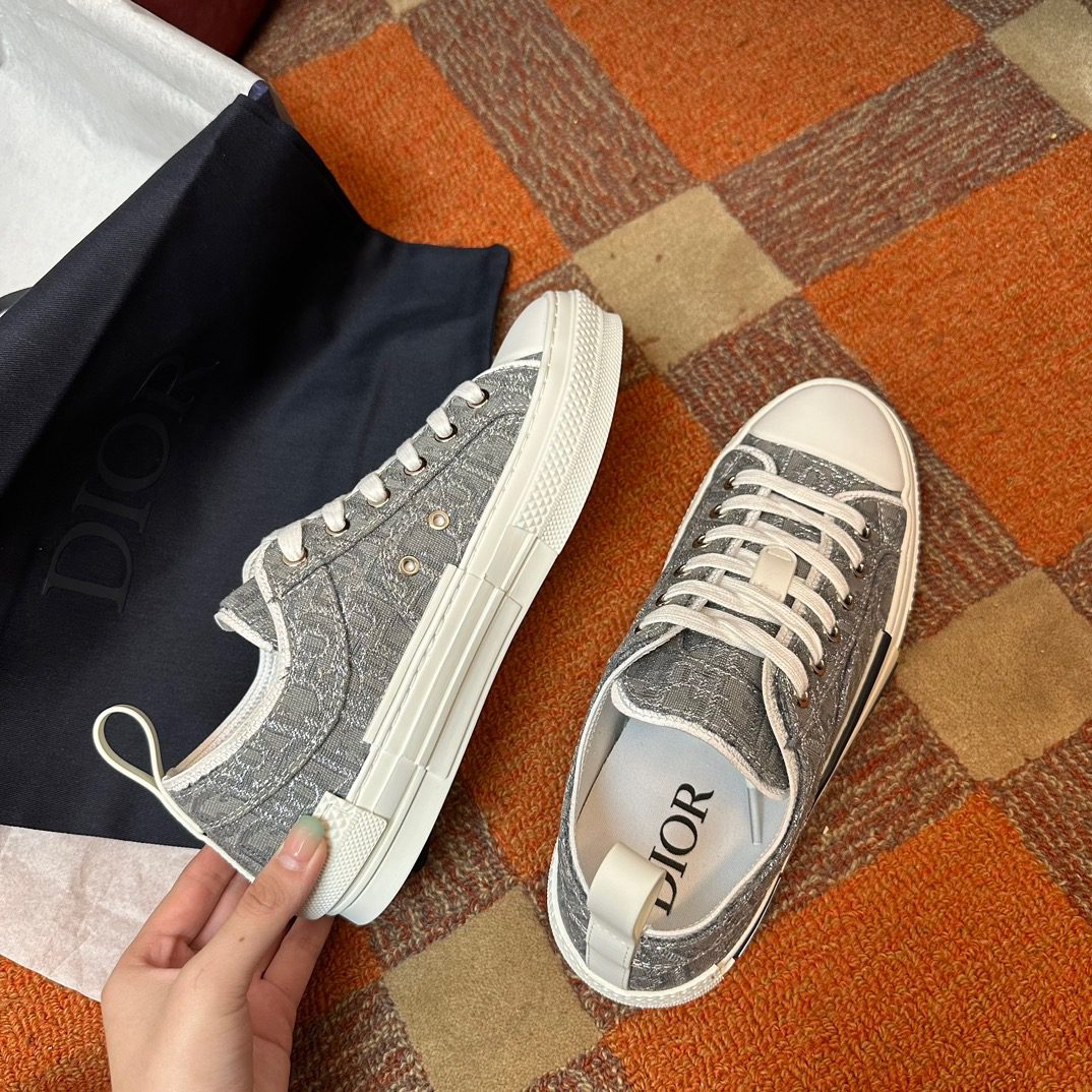 DIOR SNEAKER