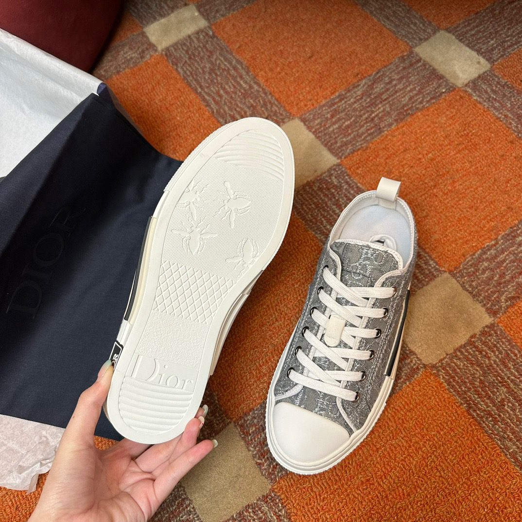 DIOR SNEAKER