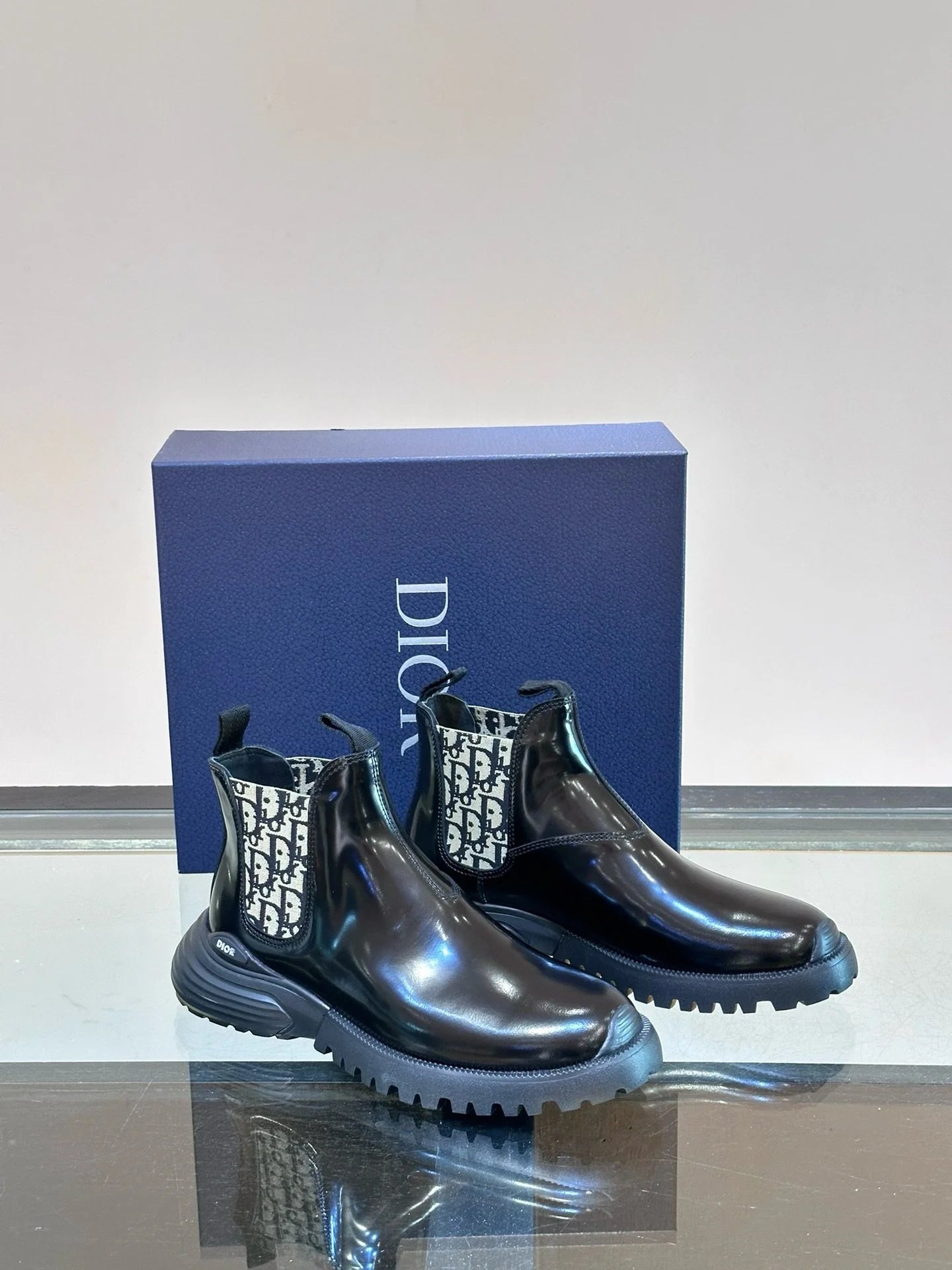 DIOR SNEAKER