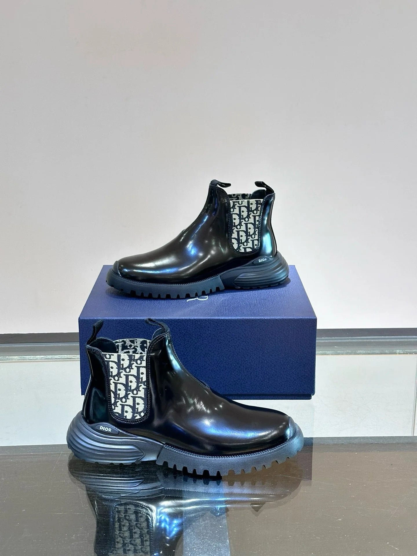 DIOR SNEAKER
