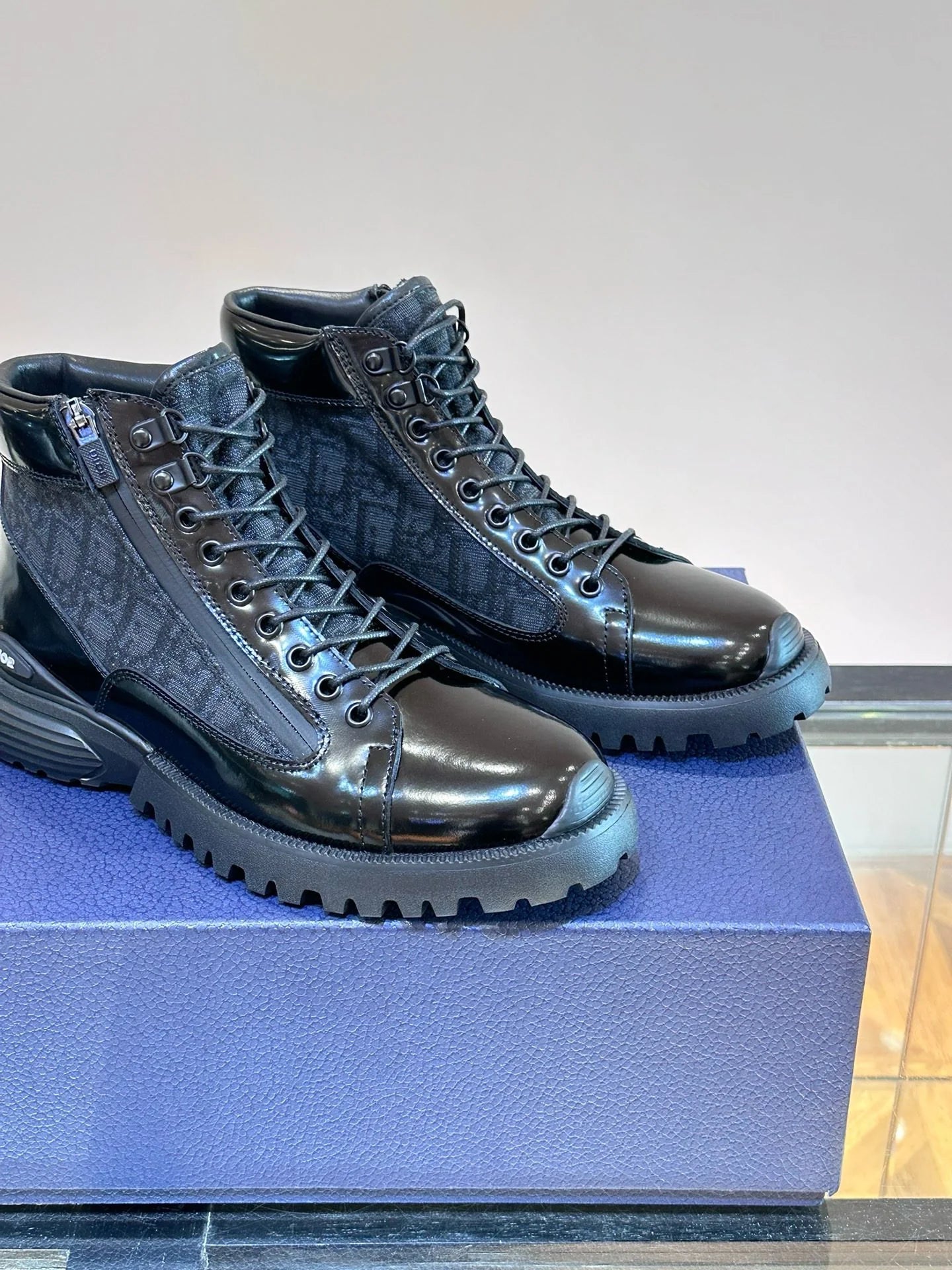 DIOR SNEAKER