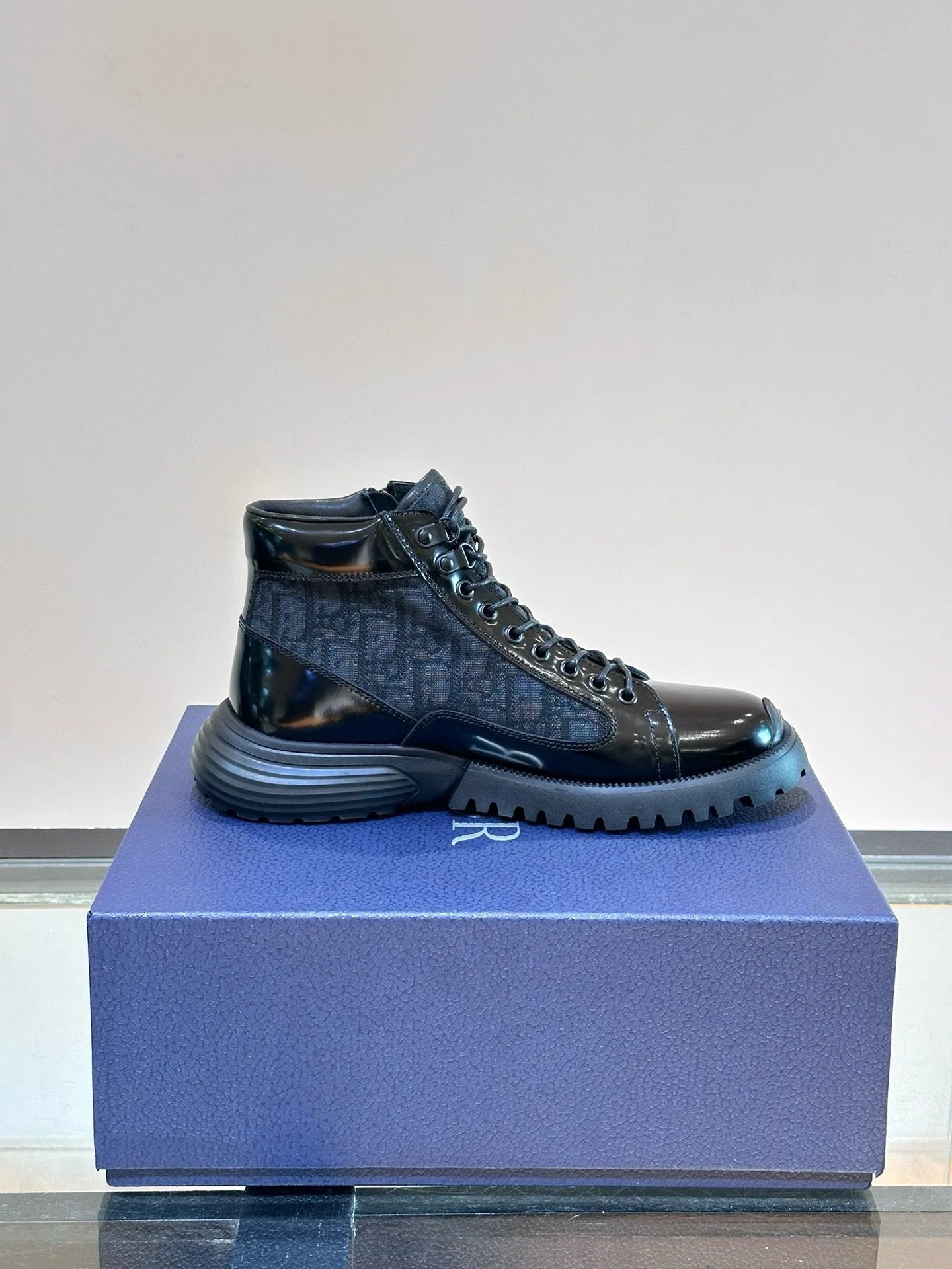 DIOR SNEAKER