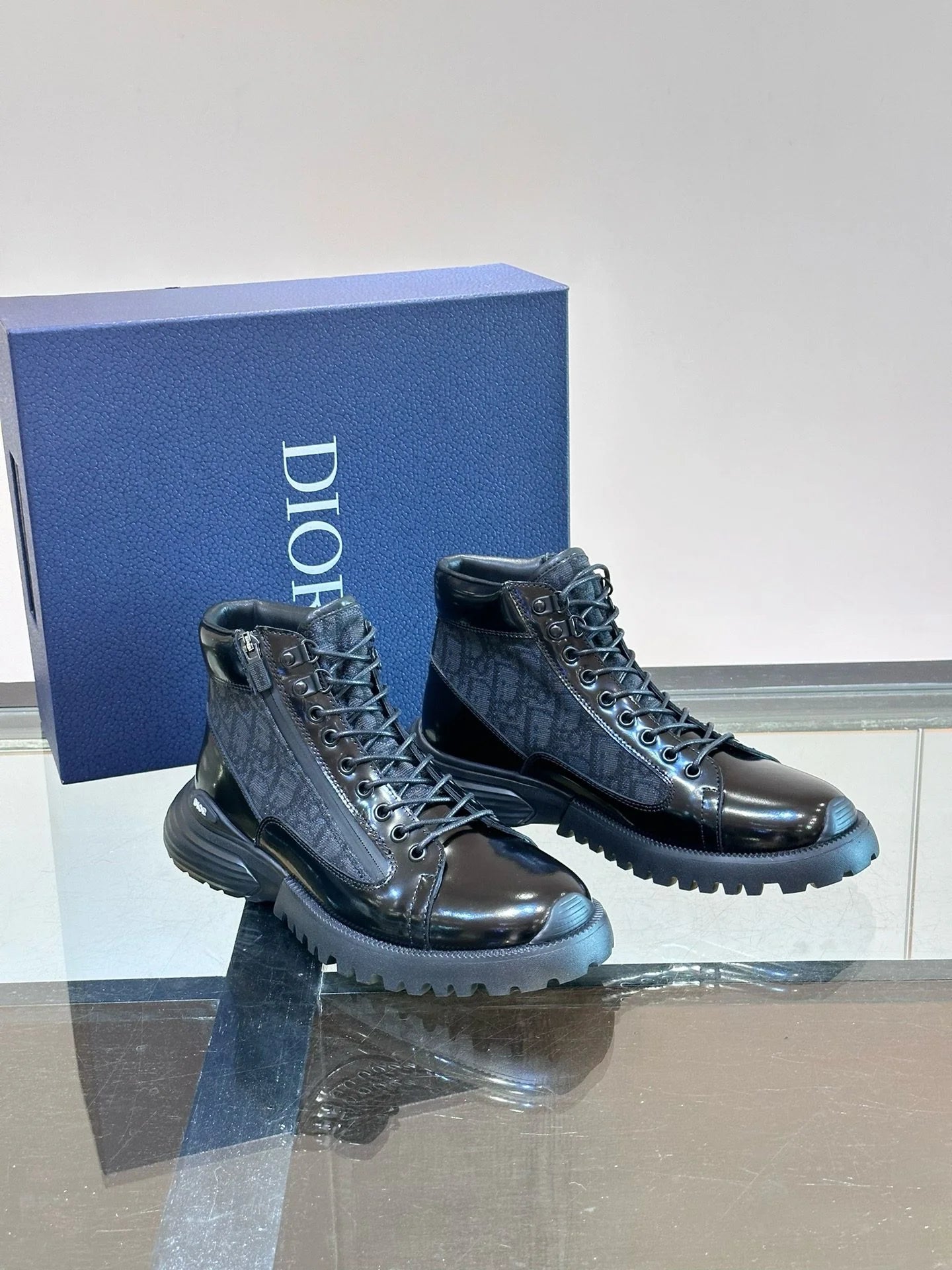 DIOR SNEAKER