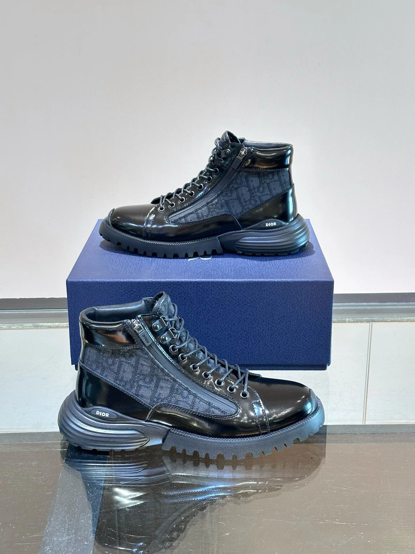 DIOR SNEAKER
