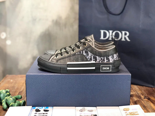 DIOR SNEAKER