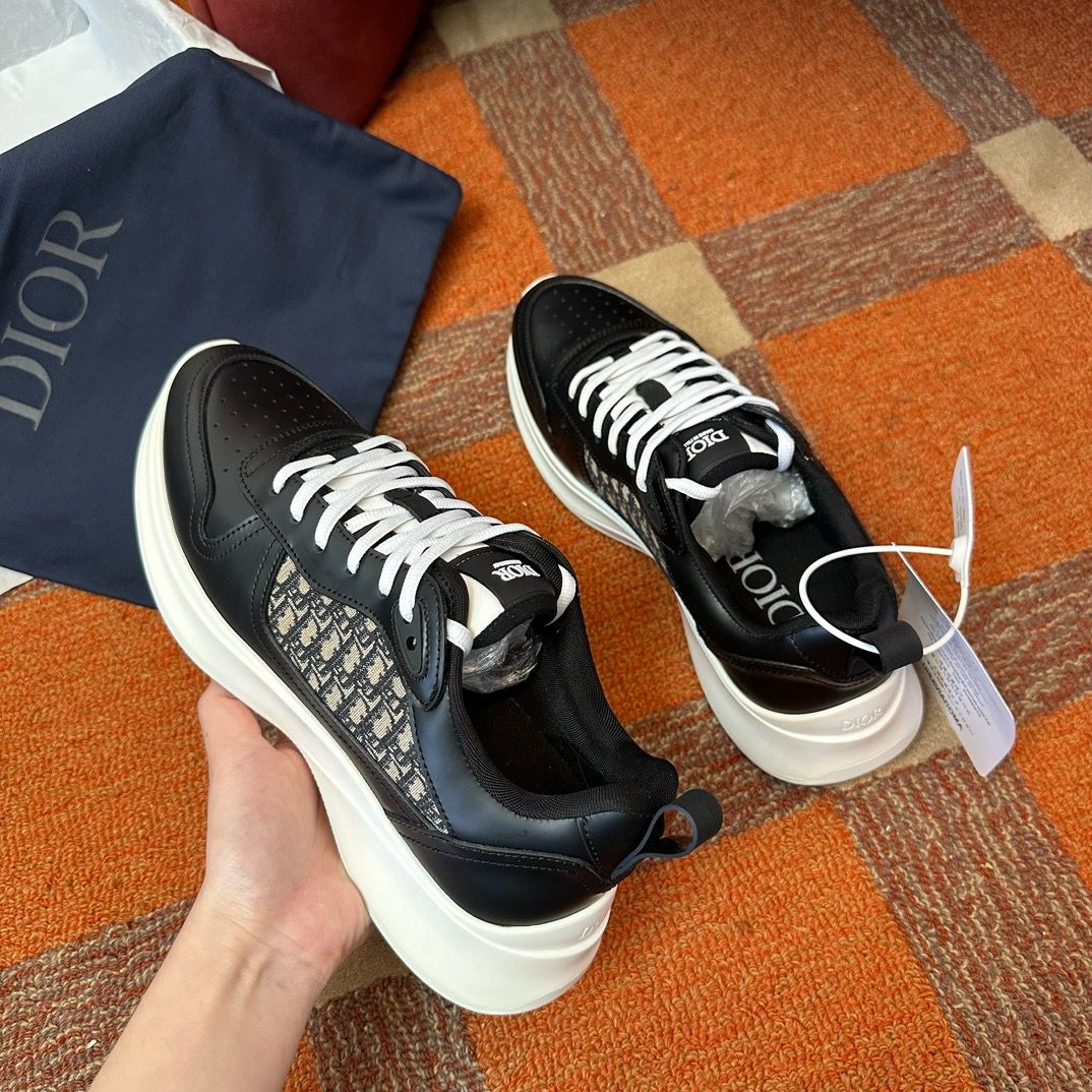 DIOR SNEAKER