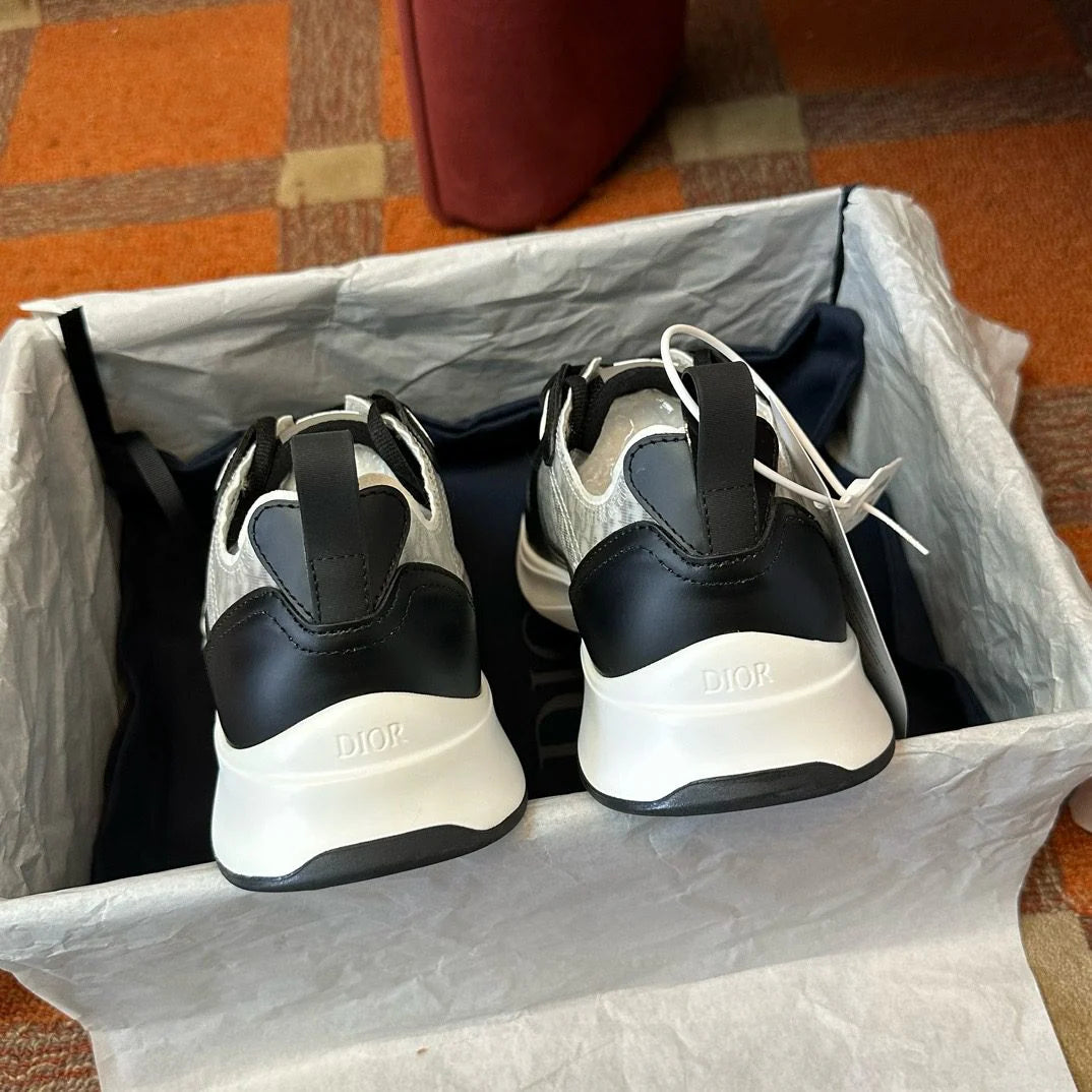 DIOR SNEAKER